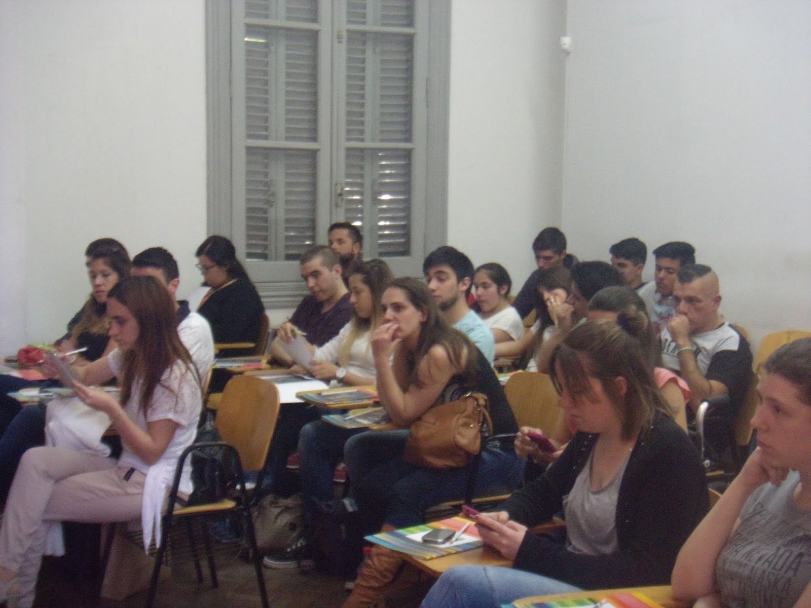 Becas Estudiantiles UNR