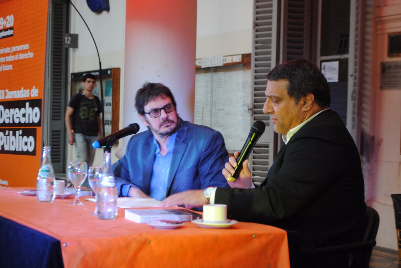 FELIPE PIGNA EN LA FACULTAD DE DERECHO