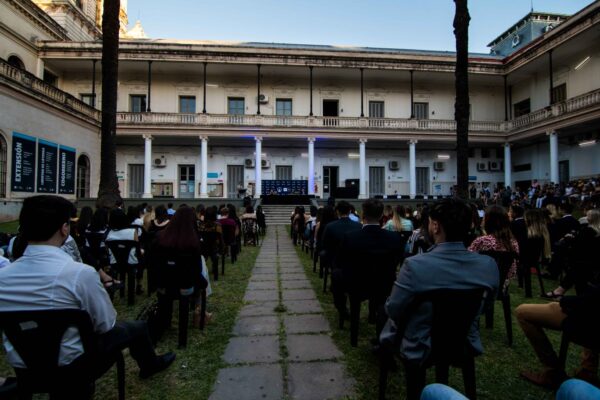 ACTO DE COLACIÓN DE GRADO GRADUADOS EN PANDEMIA 2020/2021