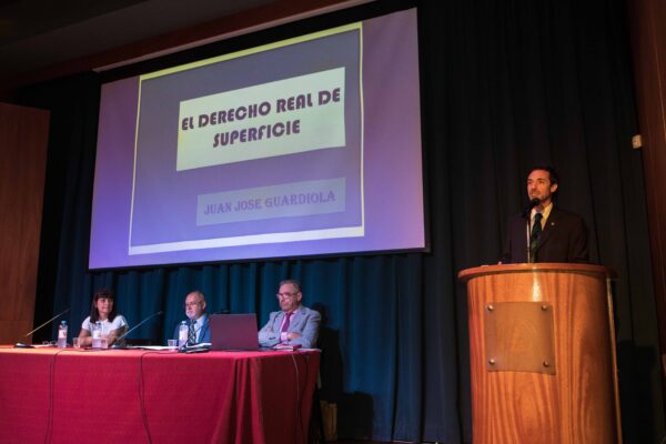 PRESENTACIÓN DEL CENTRO DE ESTUDIOS REGISTRALES