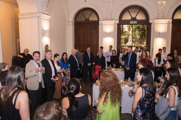 Foto brindis escuela de graduados 2023