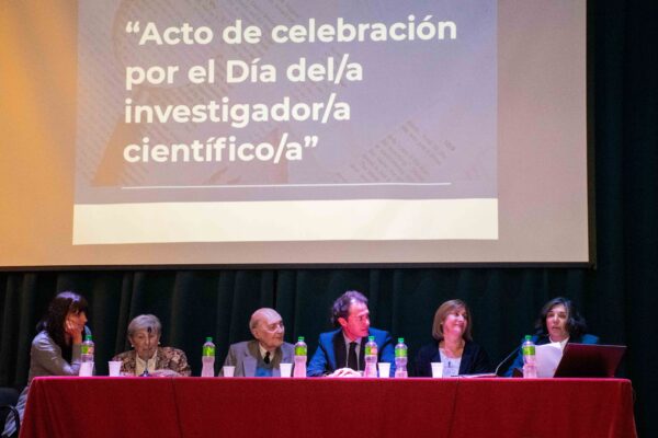 ACTO DE CELEBRACIÓN POR EL DÍA DEL/A INVESTIGADOR/A CIENTÍFICO/A