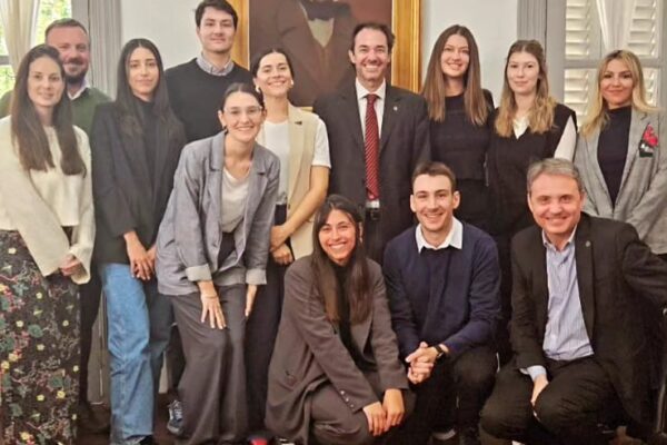 EL EQUIPO DE LA UNR ENTRE LOS 64 MEJORES DE LA COMPETENCIA INTERNACIONAL WILLEM C. VIS MOOT 2024.