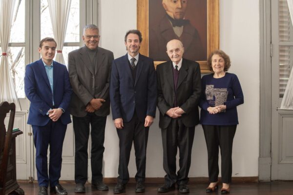ENTREGA DE DIPLOMA DE PROFESOR HONORARIO AL DOCTOR CIURO CALDANI